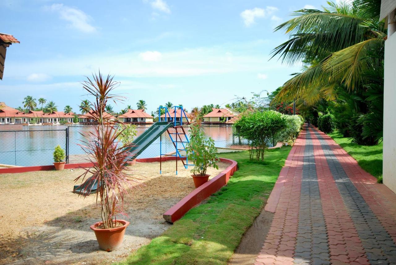 Sterling Lake Palace Alleppey Alappuzha Exterior photo
