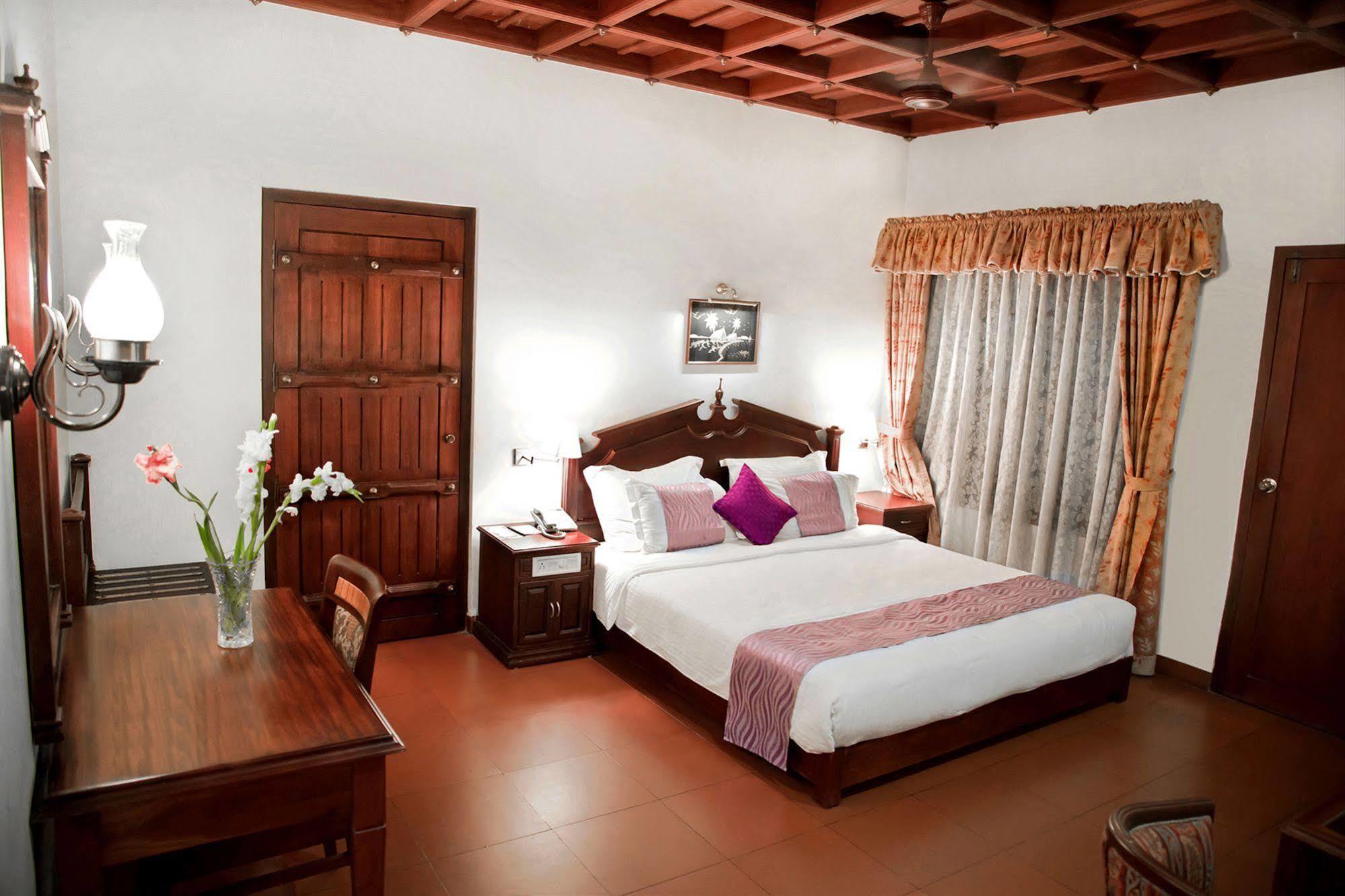 Sterling Lake Palace Alleppey Alappuzha Exterior photo