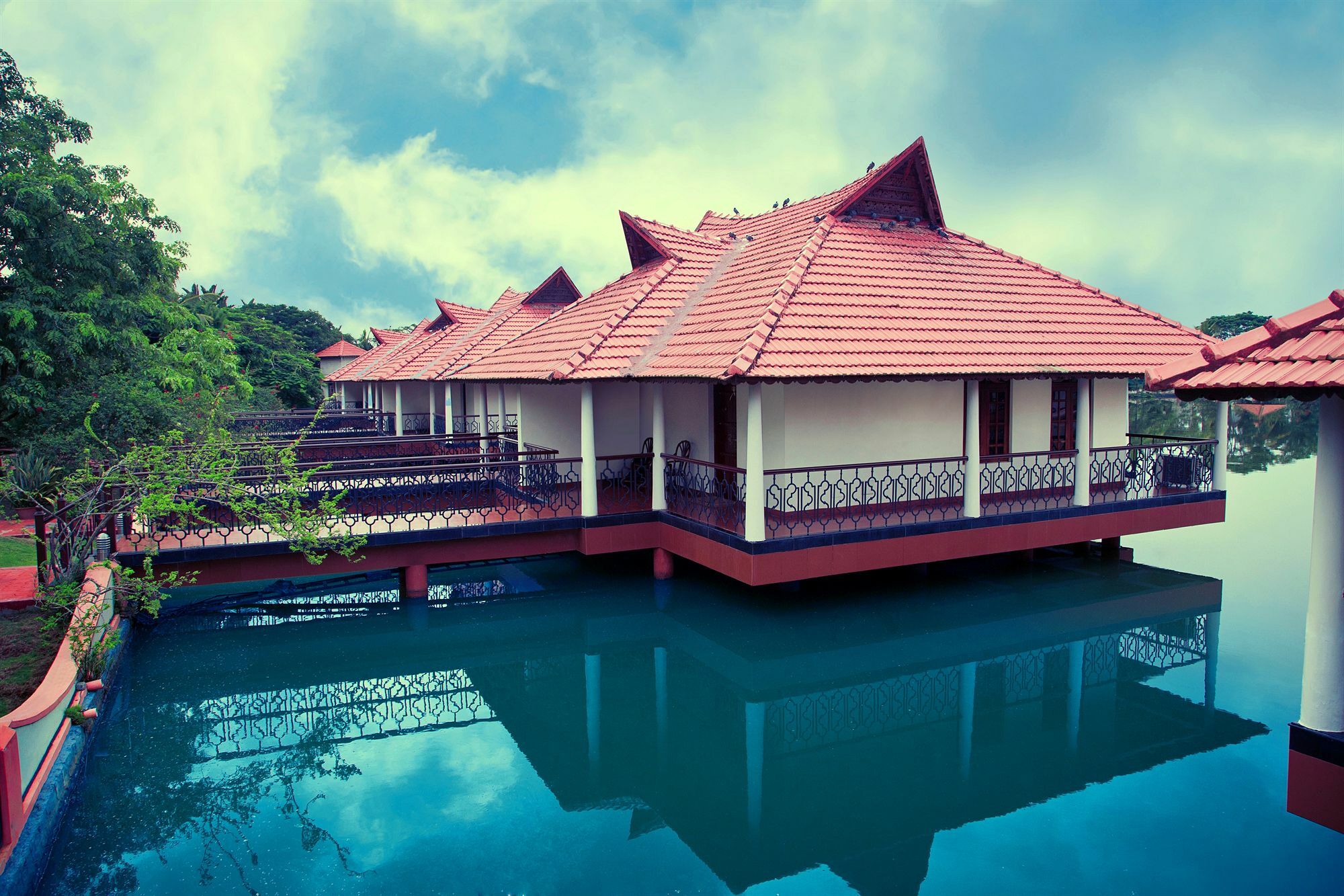 Sterling Lake Palace Alleppey Alappuzha Exterior photo